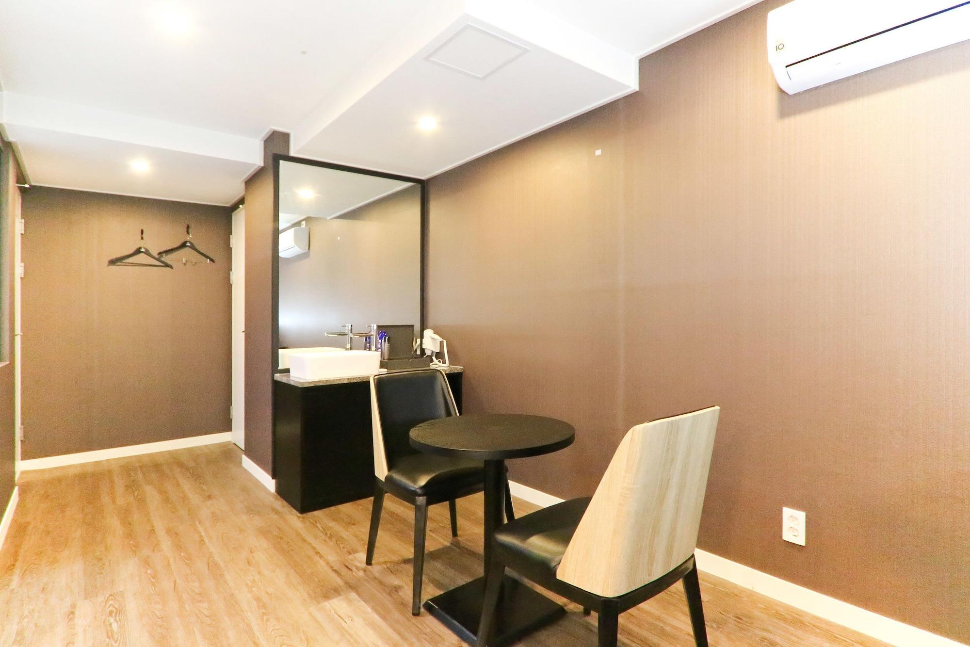 Louis Hotel Busan Exterior photo
